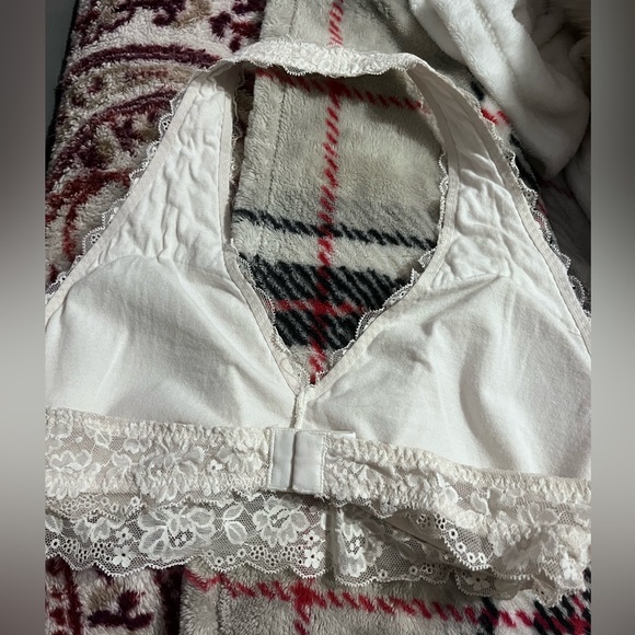 2 lacy white bralettes size medium - Picture 2 of 3